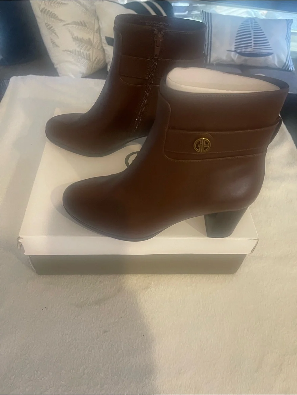 Giani Bernini women’s Dark Brown Leather Zip Ankle Boots new size 7.5 sku 3312
